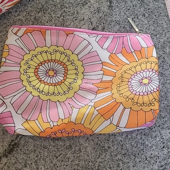 Clinique Floral and Geometric Print Pouches - Picture 2 of 7